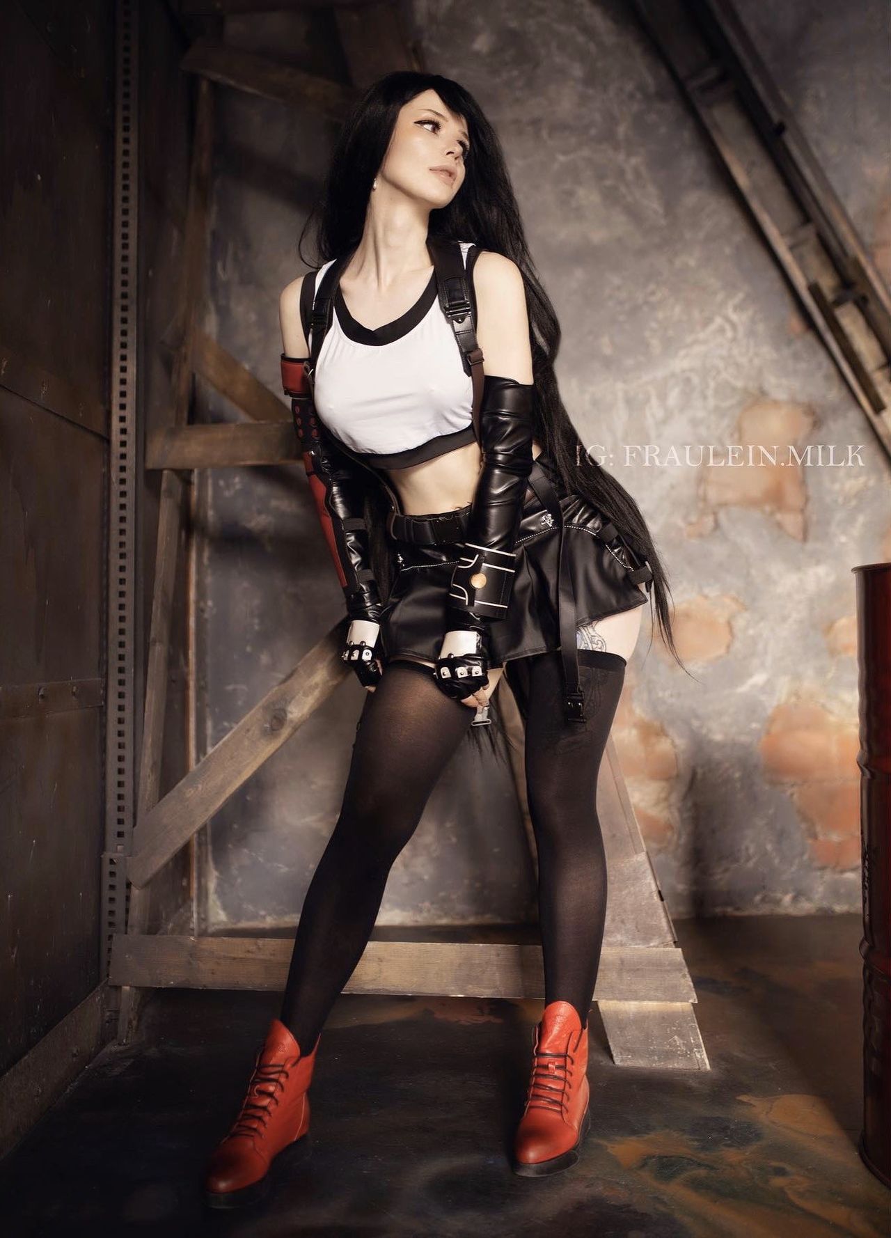 Косплей Tifa Lockhart из лучшей игры в серии Final Fantasy, образ которой примерила милая косплеерша Frauleinmilk.