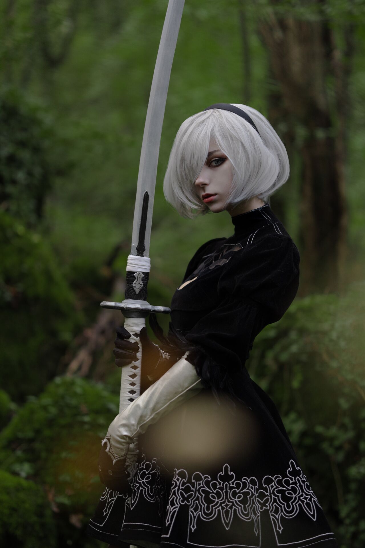 Косплей милой 2B из любимой NieR: Automata, в исполнении не менее милой Итальянской косплеерши Himee.lily.