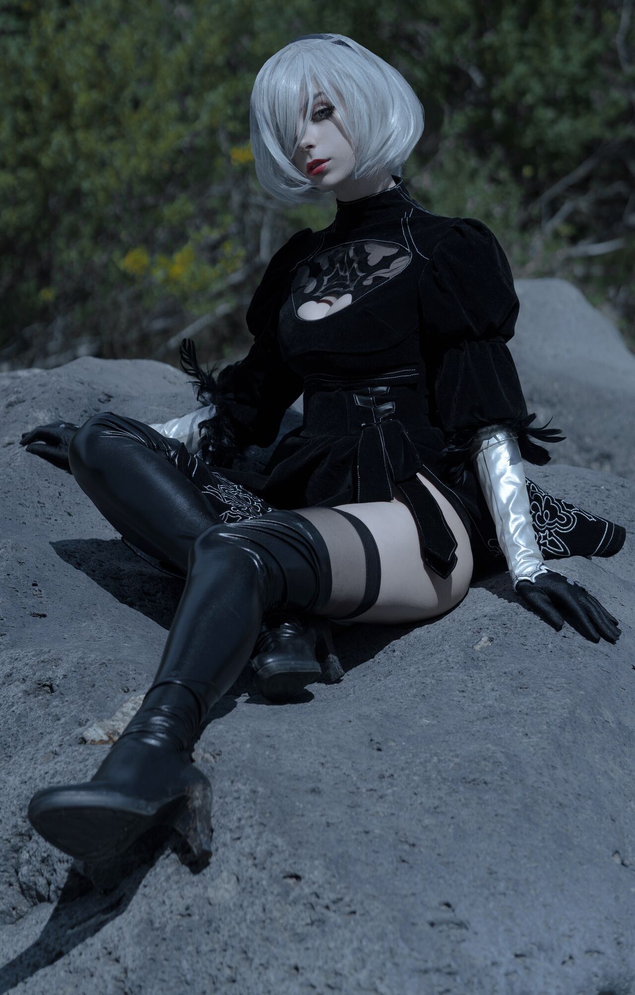 Косплей милой 2B из любимой NieR: Automata, в исполнении не менее милой Итальянской косплеерши Himee.lily.