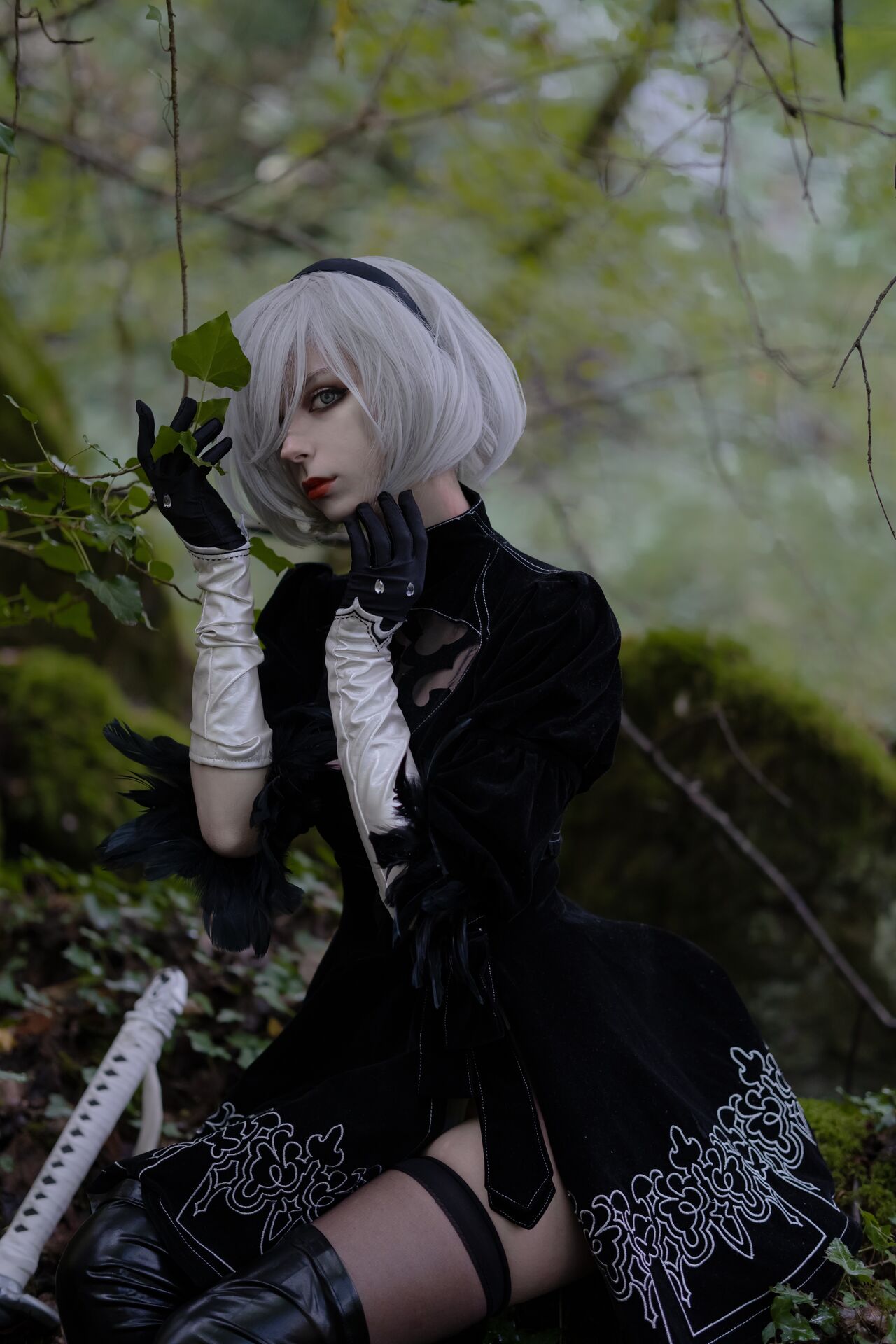 Косплей милой 2B из любимой NieR: Automata, в исполнении не менее милой Итальянской косплеерши Himee.lily.