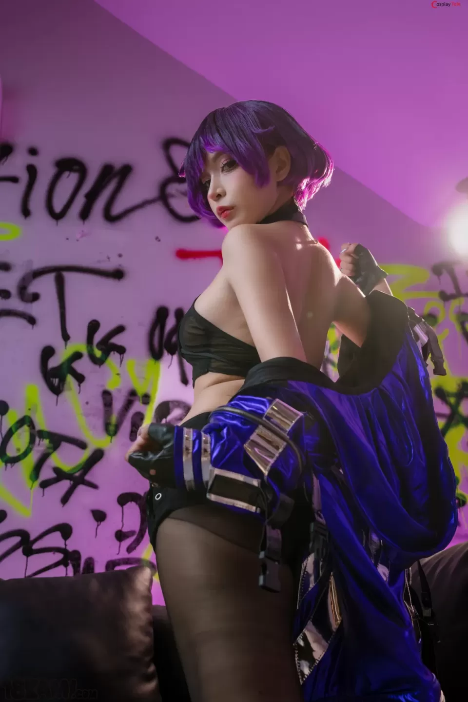 Косплей боевой школьницы Reina Mishima из Tekken 8