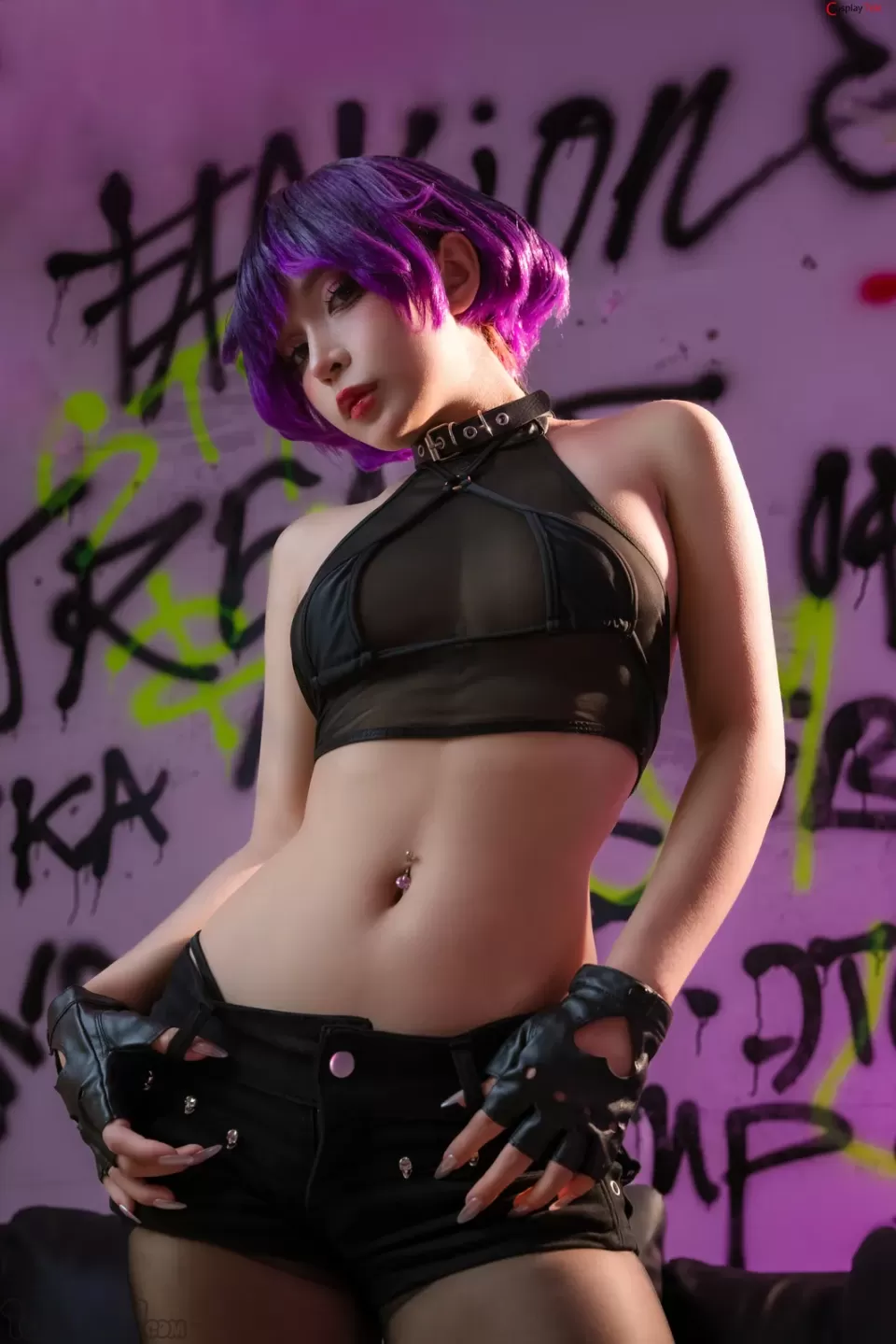 Косплей боевой школьницы Reina Mishima из Tekken 8