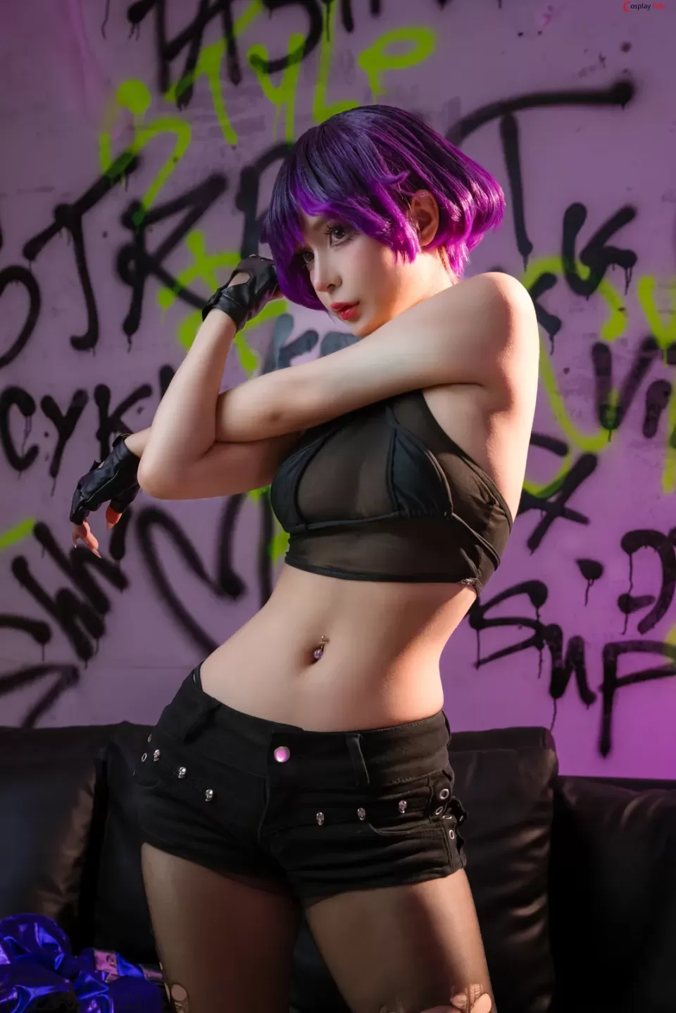 Косплей боевой школьницы Reina Mishima из Tekken 8