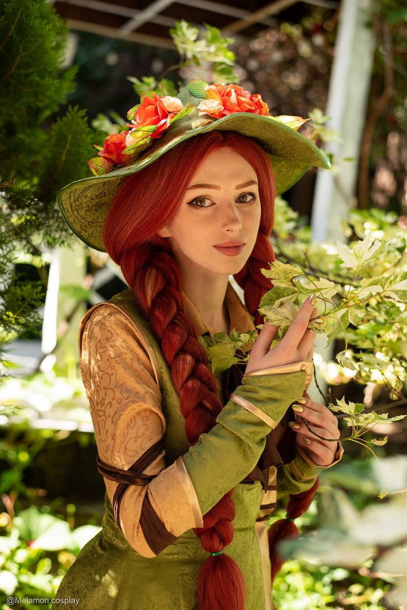 Косплей преподавательницы Mirabel Garlick из Hogwarts Legacy от Lady Melamori