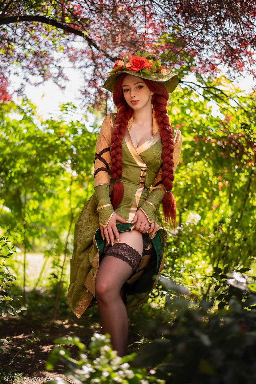 Косплей преподавательницы Mirabel Garlick из Hogwarts Legacy от Lady Melamori