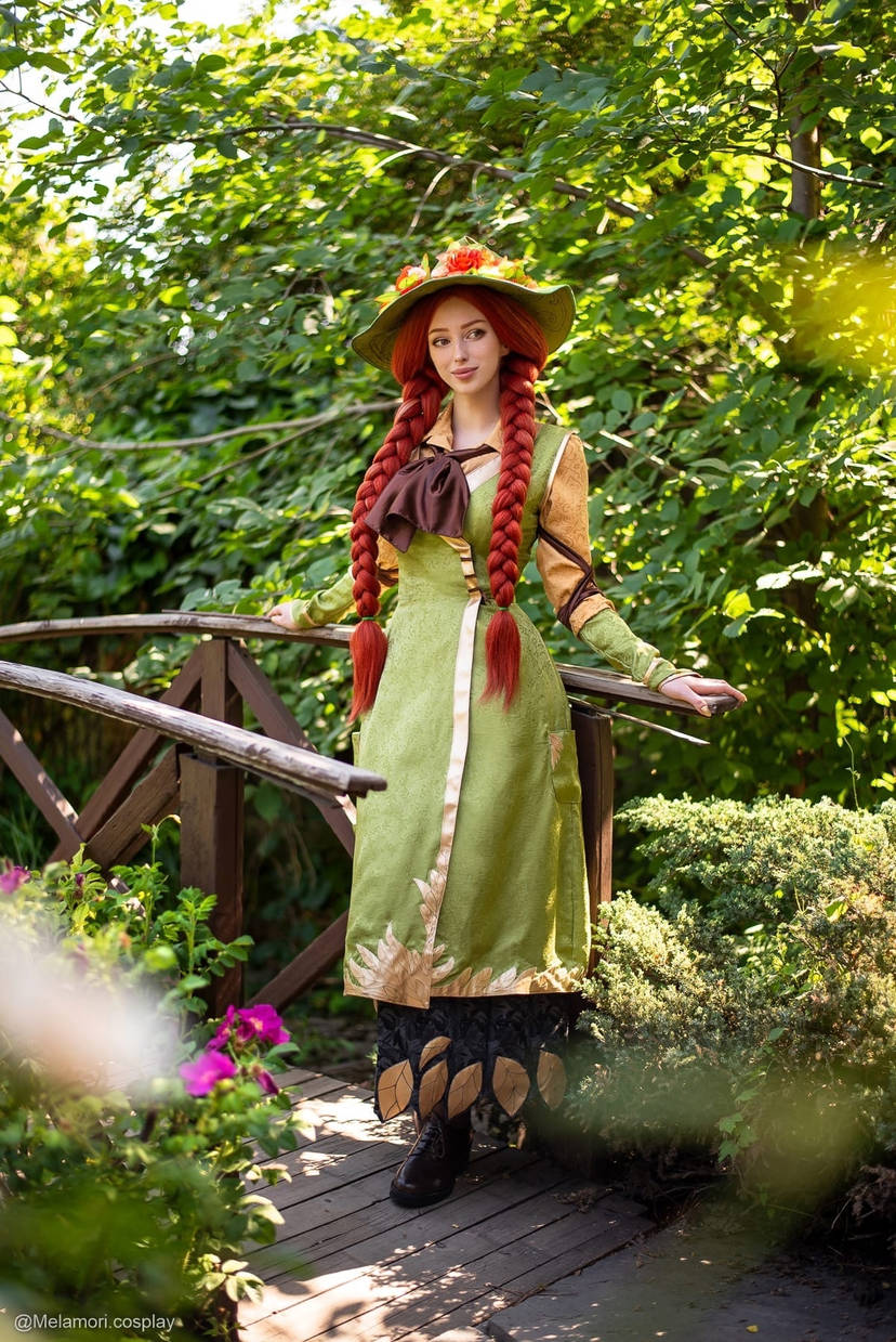 Косплей преподавательницы Mirabel Garlick из Hogwarts Legacy от Lady Melamori