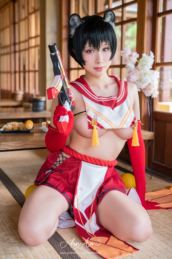 Косплей Kasuga Tsubaki из Корейской РПГ Blue Archive от HaneAme