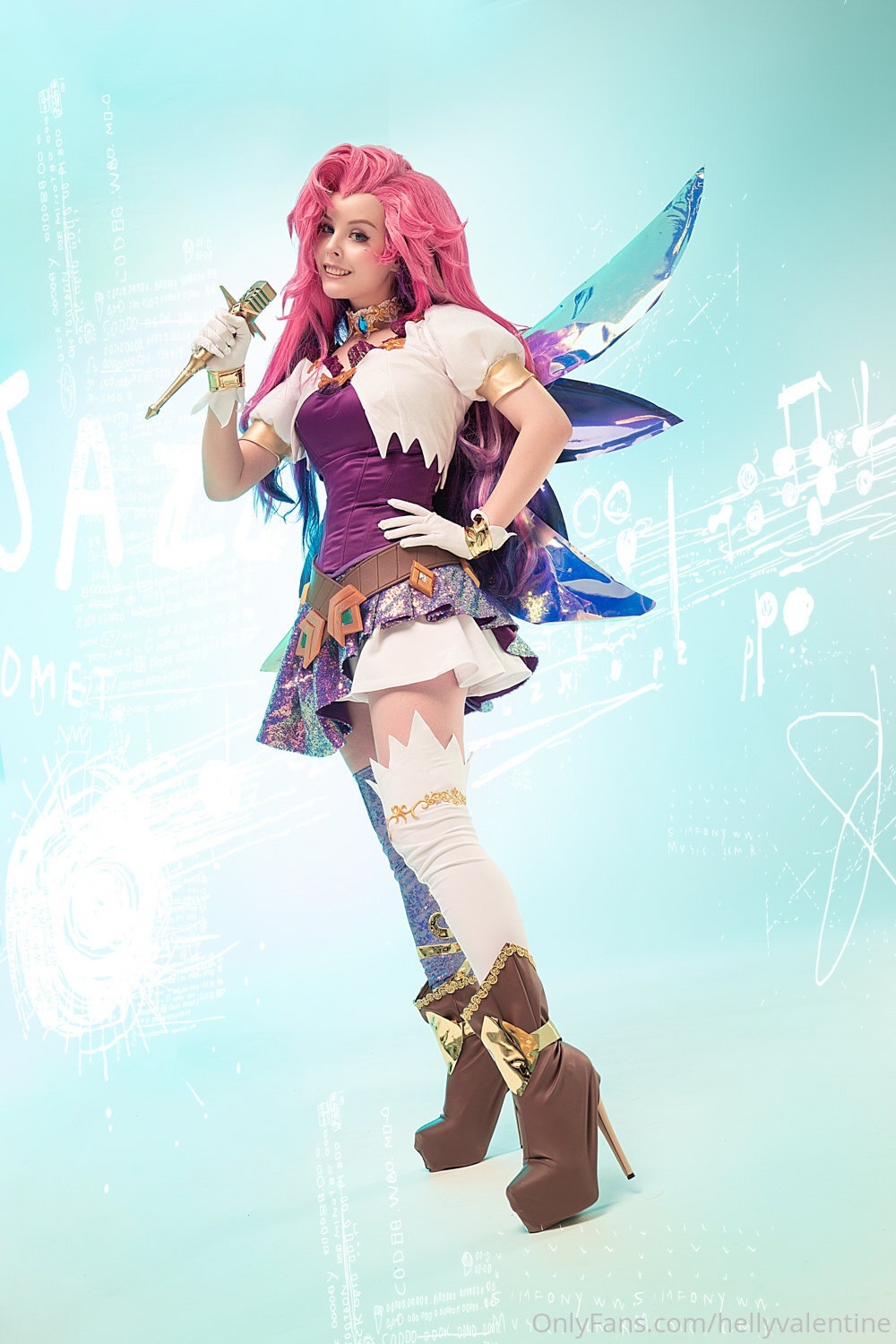 Косплей слышащий души других Seraphine из League of Legends от Helly Valentine