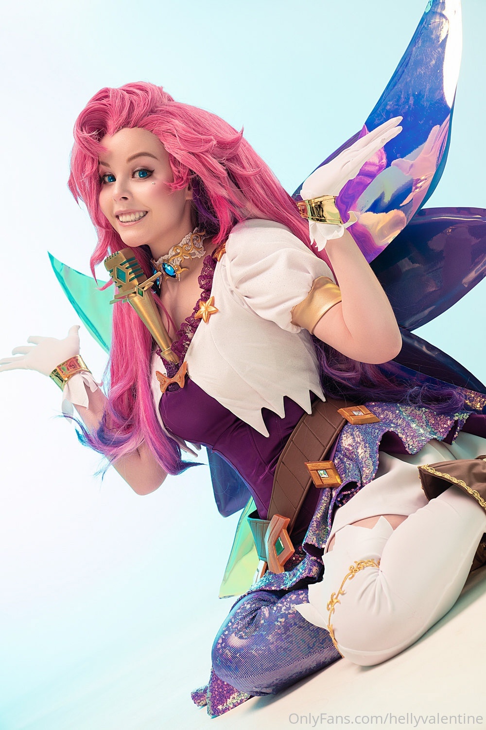 Косплей слышащий души других Seraphine из League of Legends от Helly Valentine