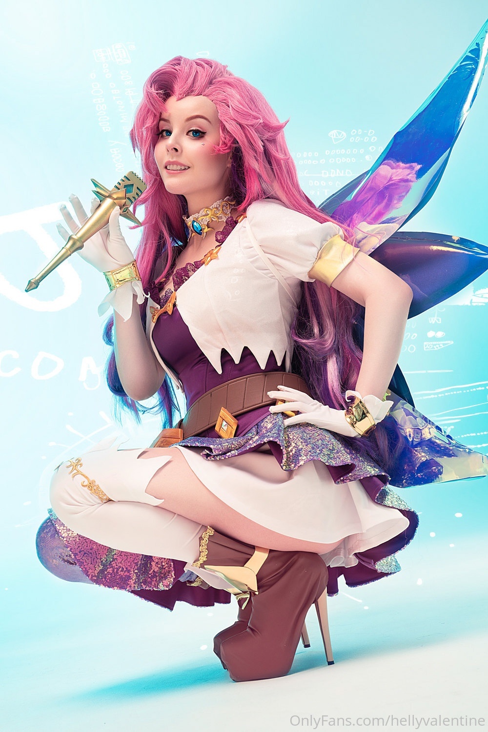 Косплей слышащий души других Seraphine из League of Legends от Helly Valentine