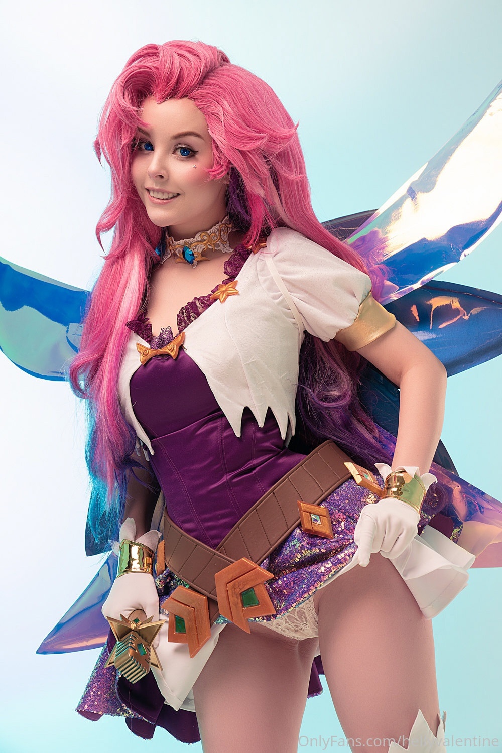 Косплей слышащий души других Seraphine из League of Legends от Helly Valentine