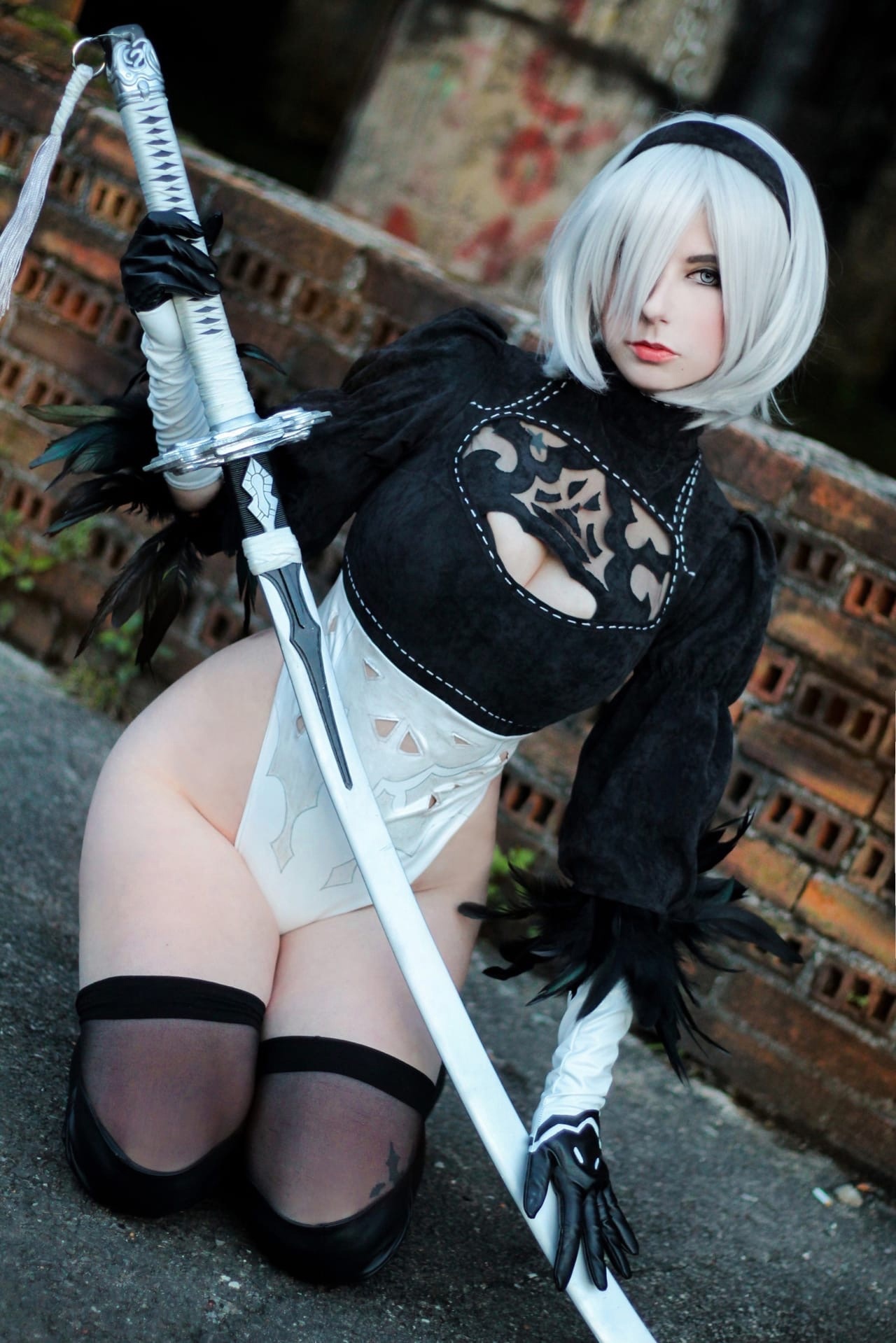 Косплей 2B из NieR: Automata от Giu Hellsing