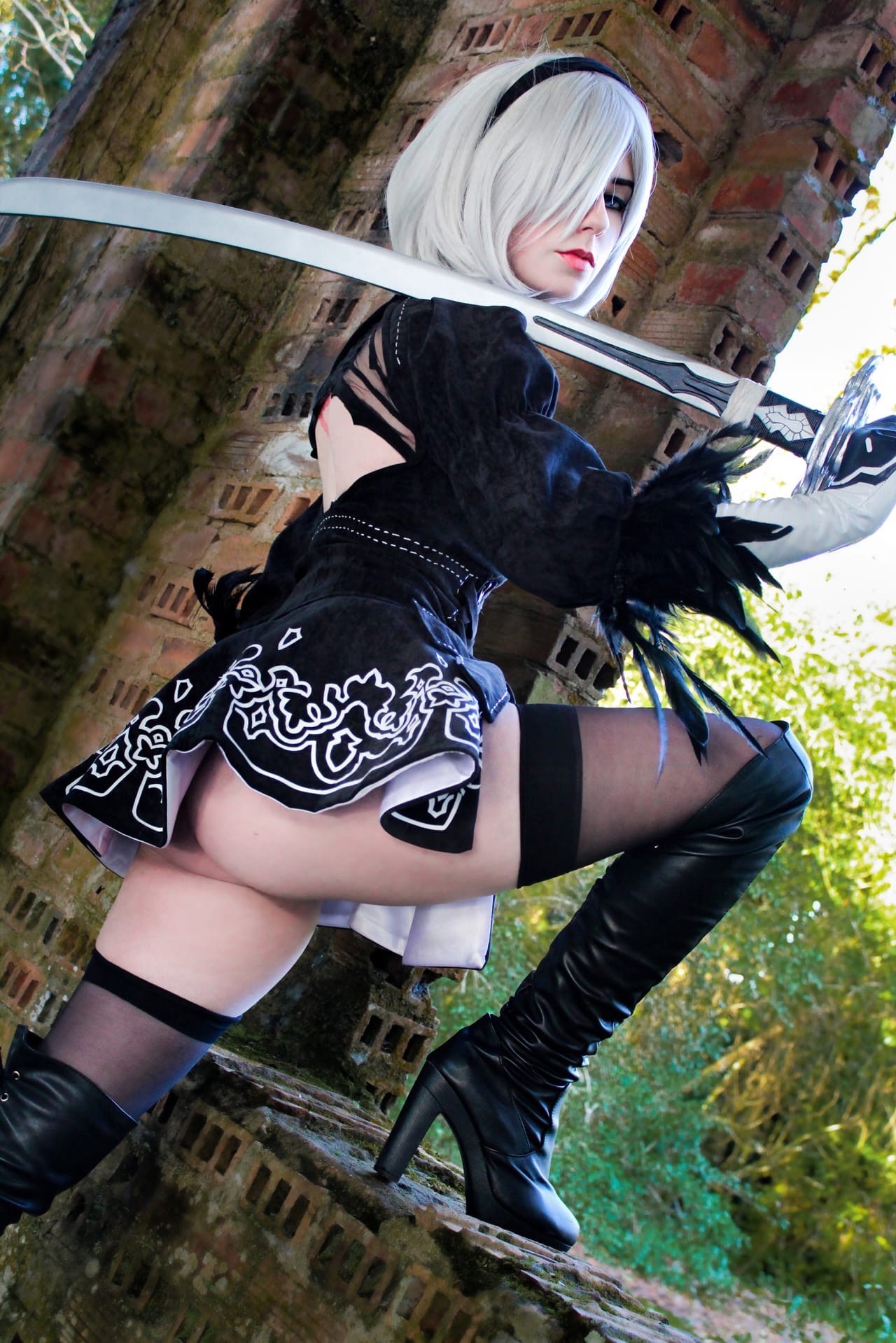 Косплей 2B из NieR: Automata от Giu Hellsing