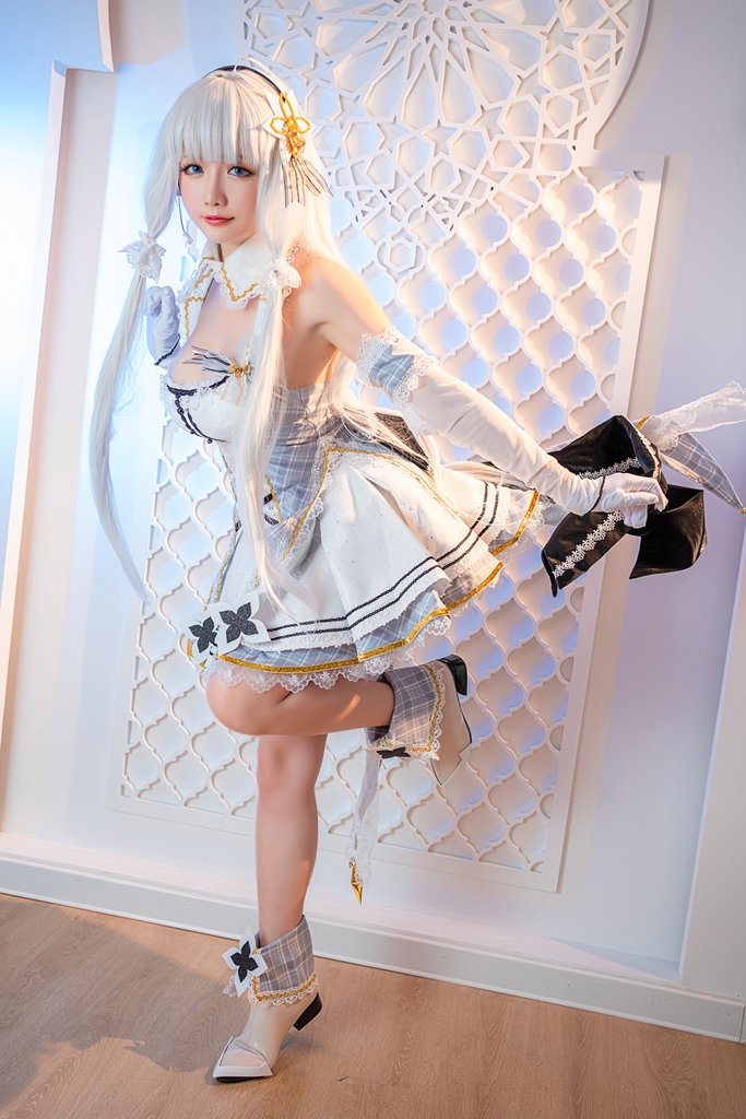 Косплей авианосеца королевского флота Illustrious из Azur Lane от Hoshilily