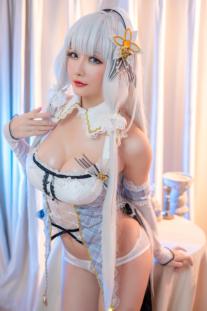 Косплей авианосеца королевского флота Illustrious из Azur Lane от Hoshilily