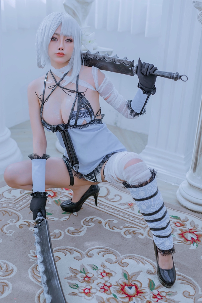 Косплей Kainé которая тритагонистка из игр NieR от Byoru