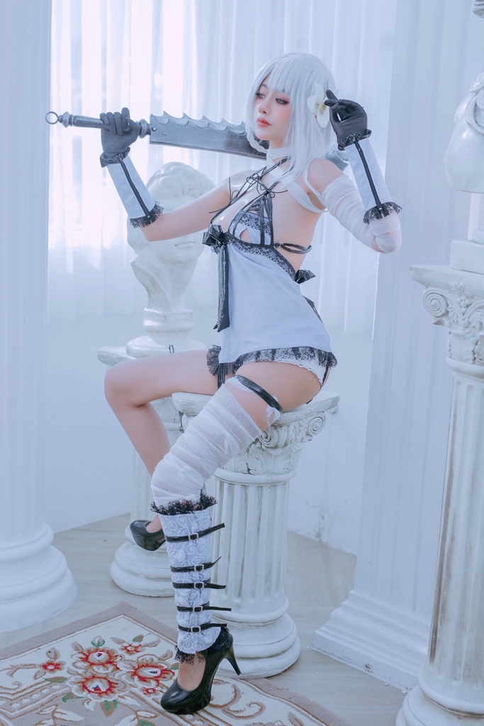 Косплей Kainé которая тритагонистка из игр NieR от Byoru