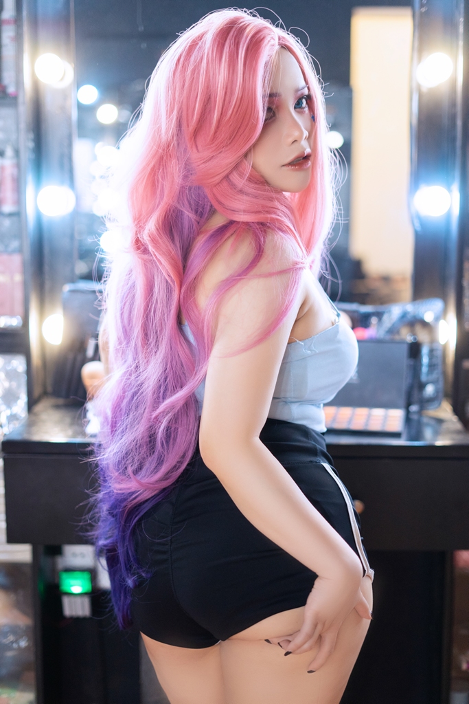 Косплей слышашей души Seraphine из мобы League of Legends от Nana Berry