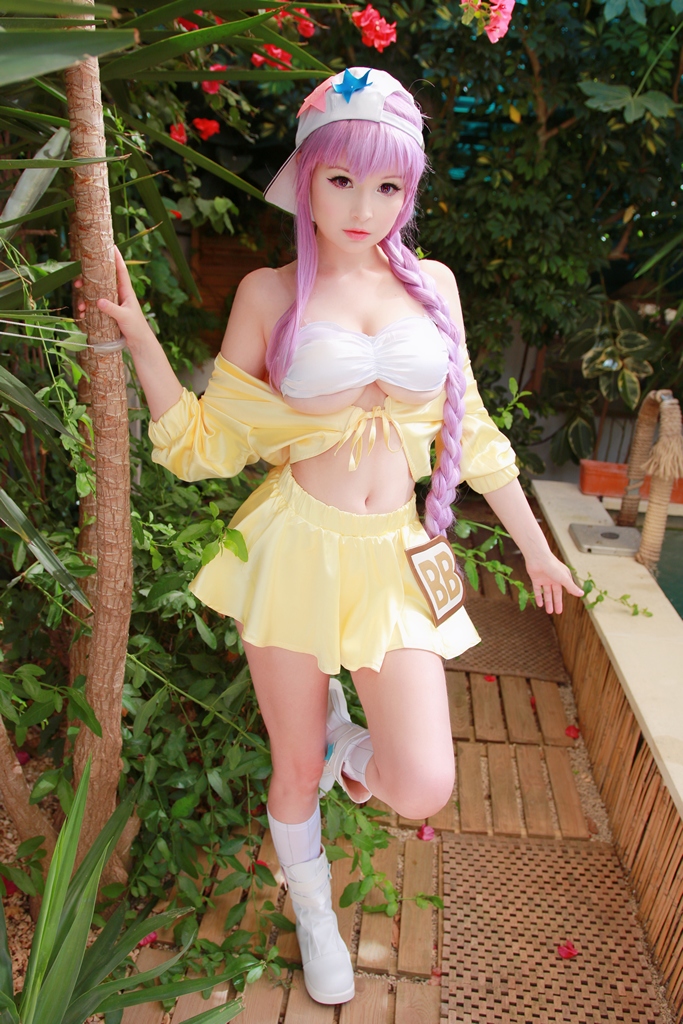 Косплей воздушного гуманоидного оружия BB в летнем наряде из Fate/Grand Order от Hidori Rose