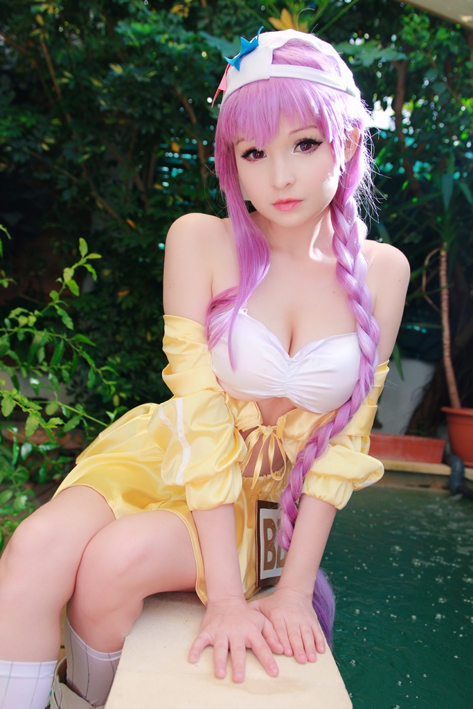 Косплей воздушного гуманоидного оружия BB в летнем наряде из Fate/Grand Order от Hidori Rose