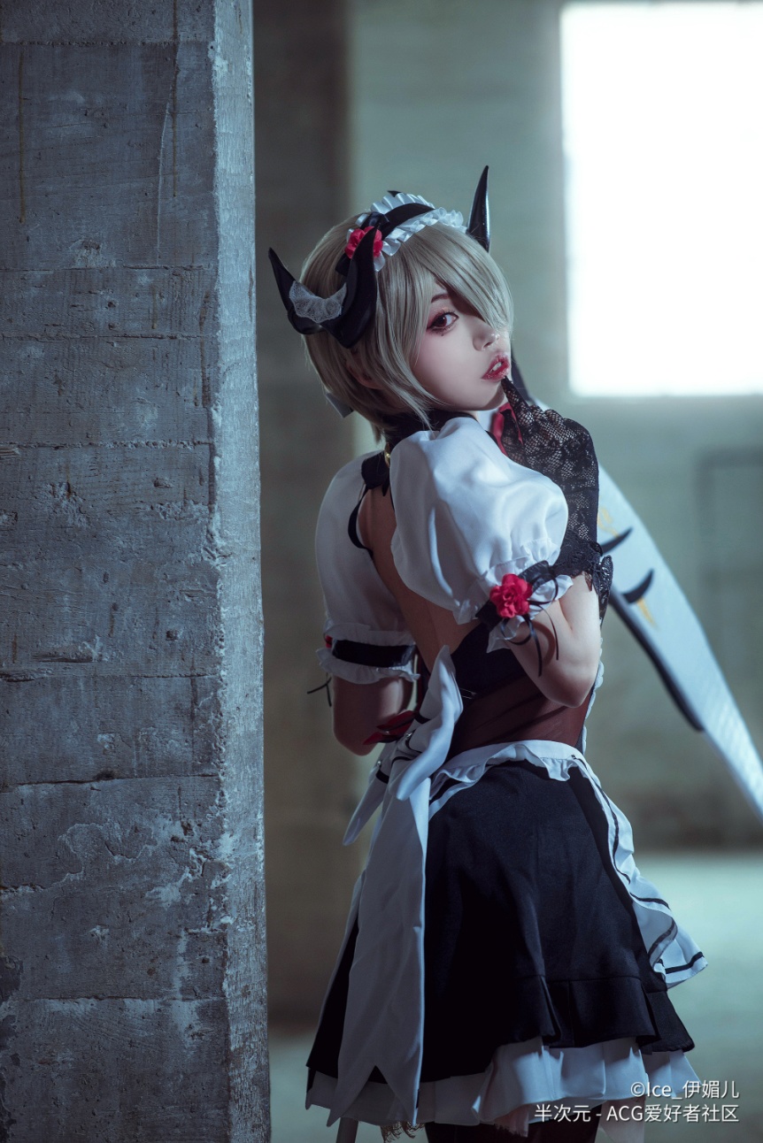 Косплей лейтенантки Бессмертных Клинков Rita Rossweisse из Honkai Impact 3rd от Ice_Emily