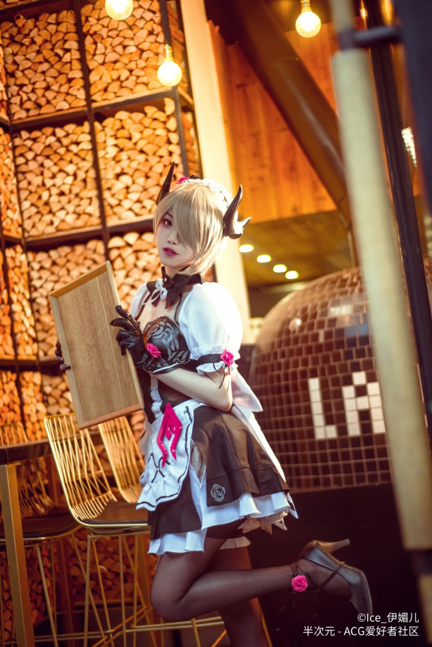 Косплей лейтенантки Бессмертных Клинков Rita Rossweisse из Honkai Impact 3rd от Ice_Emily