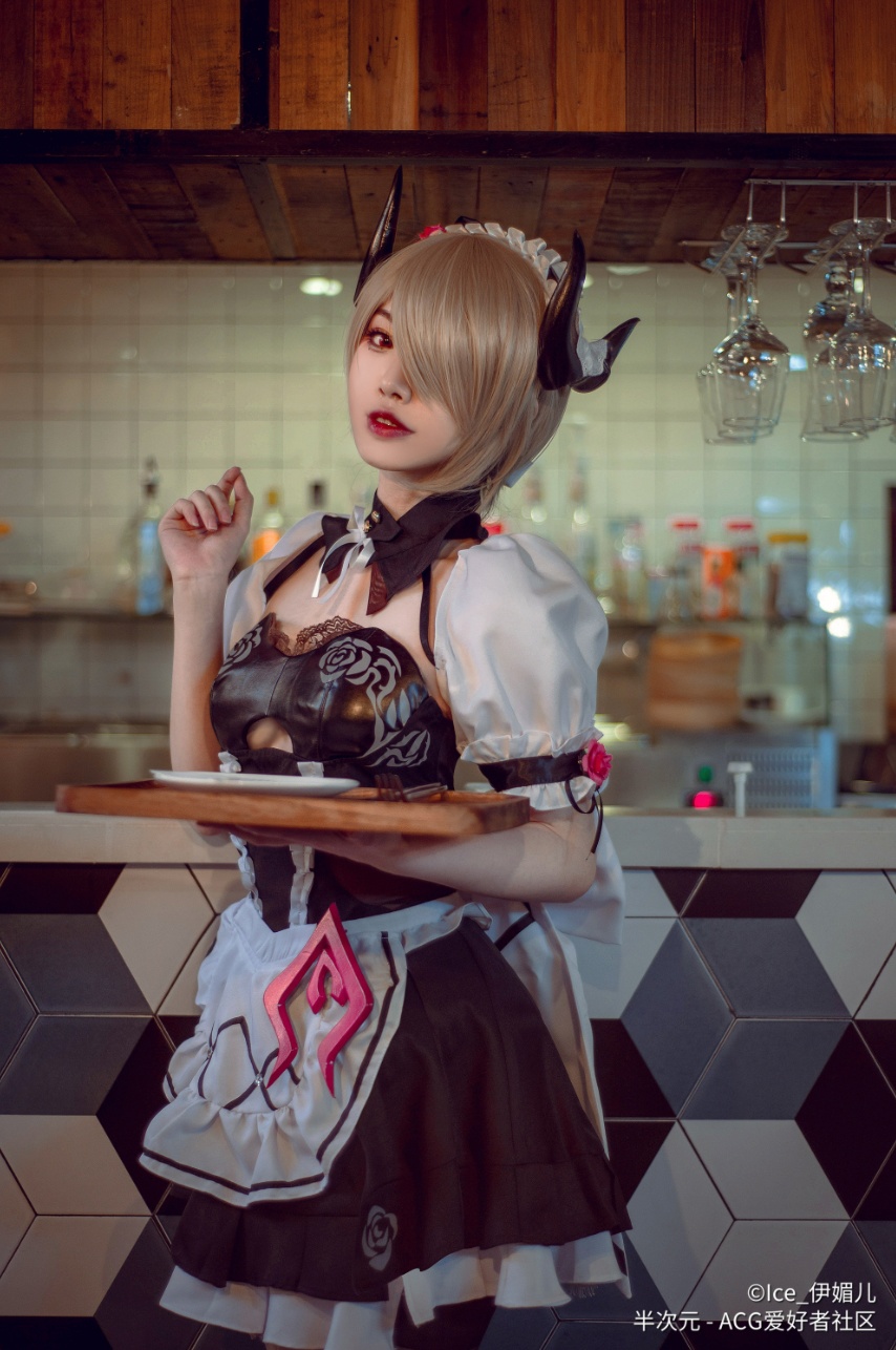 Косплей лейтенантки Бессмертных Клинков Rita Rossweisse из Honkai Impact 3rd от Ice_Emily