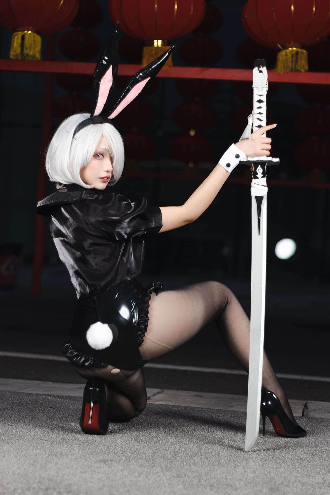 Косплей 2B в разных нарядах из NieR: Automata от huanger