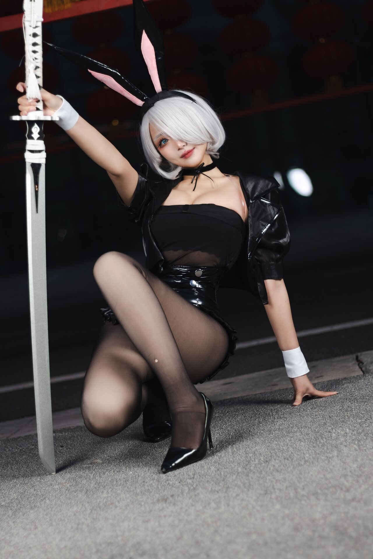Косплей 2B в разных нарядах из NieR: Automata от huanger