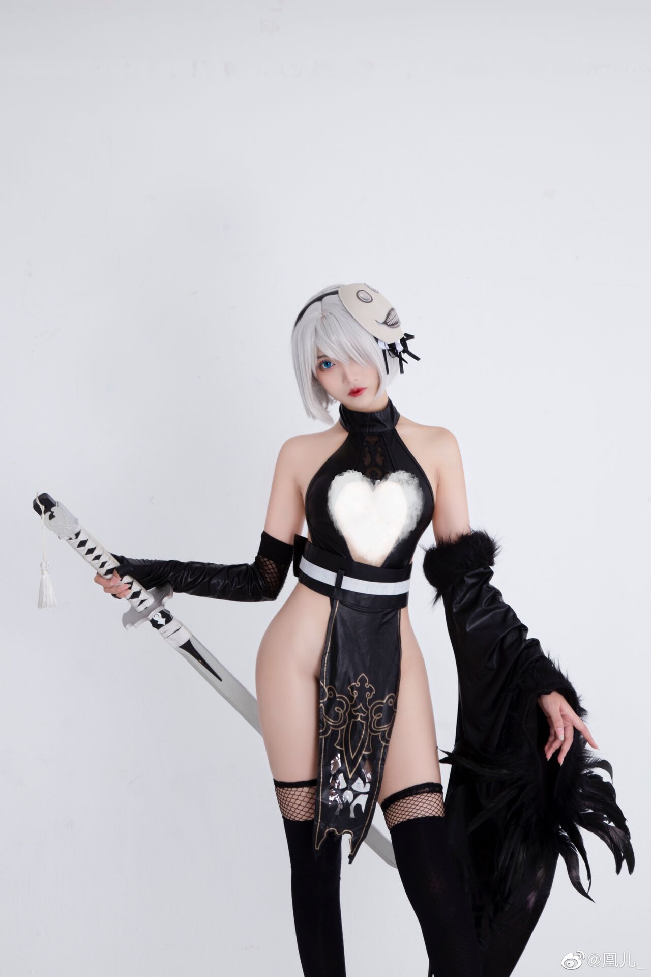 Косплей 2B в разных нарядах из NieR: Automata от huanger