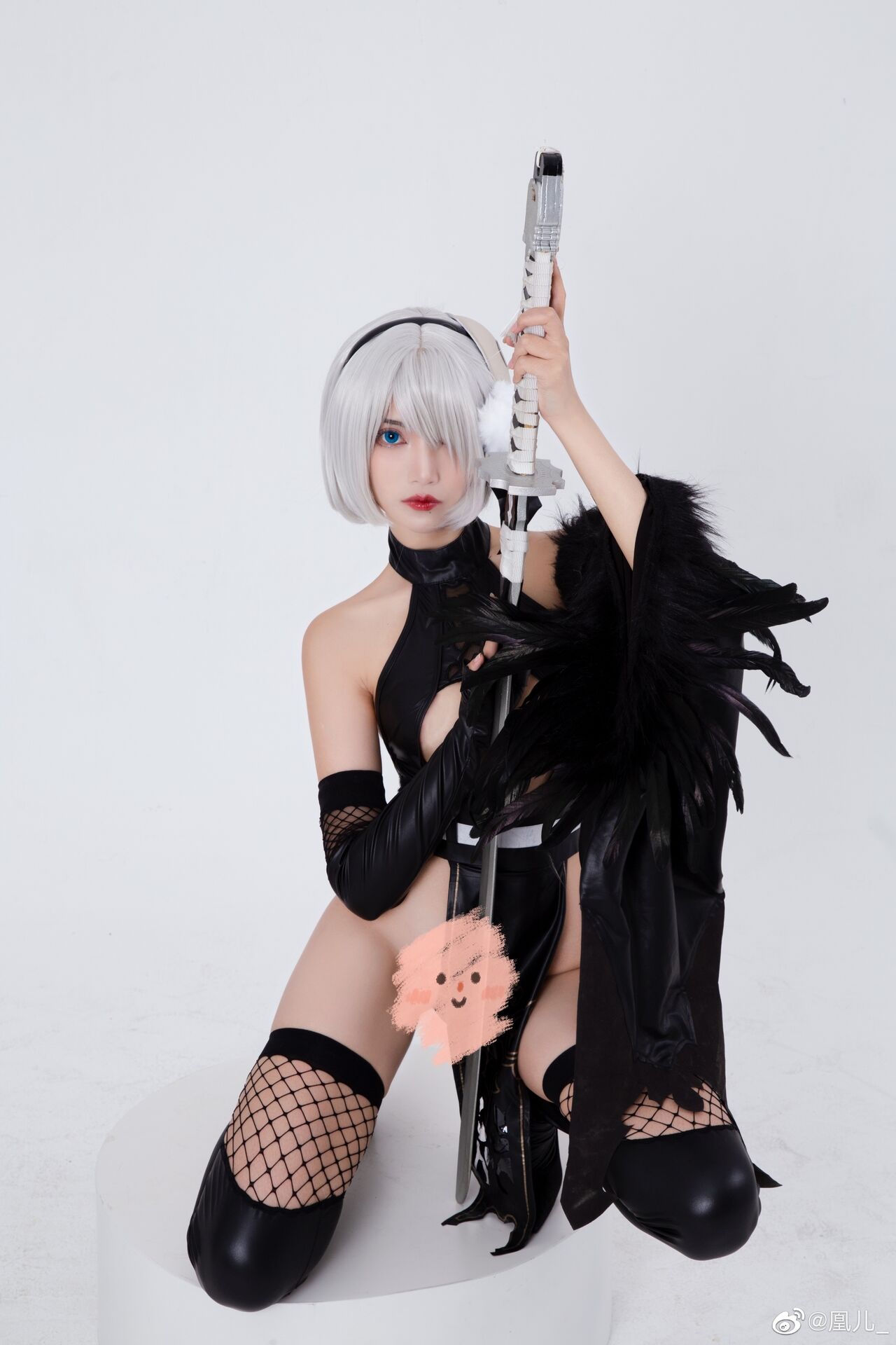 Косплей 2B в разных нарядах из NieR: Automata от huanger