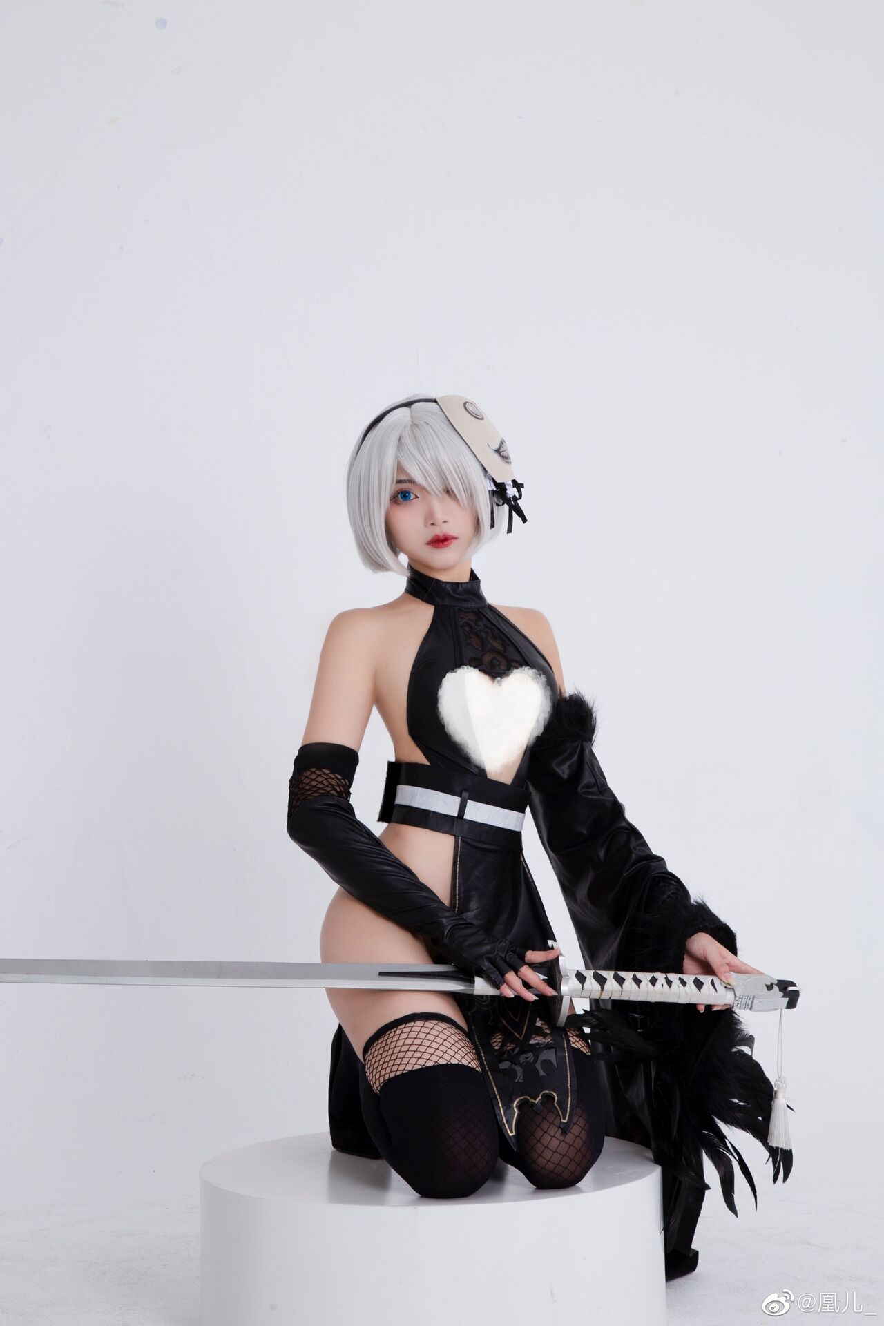 Косплей 2B в разных нарядах из NieR: Automata от huanger