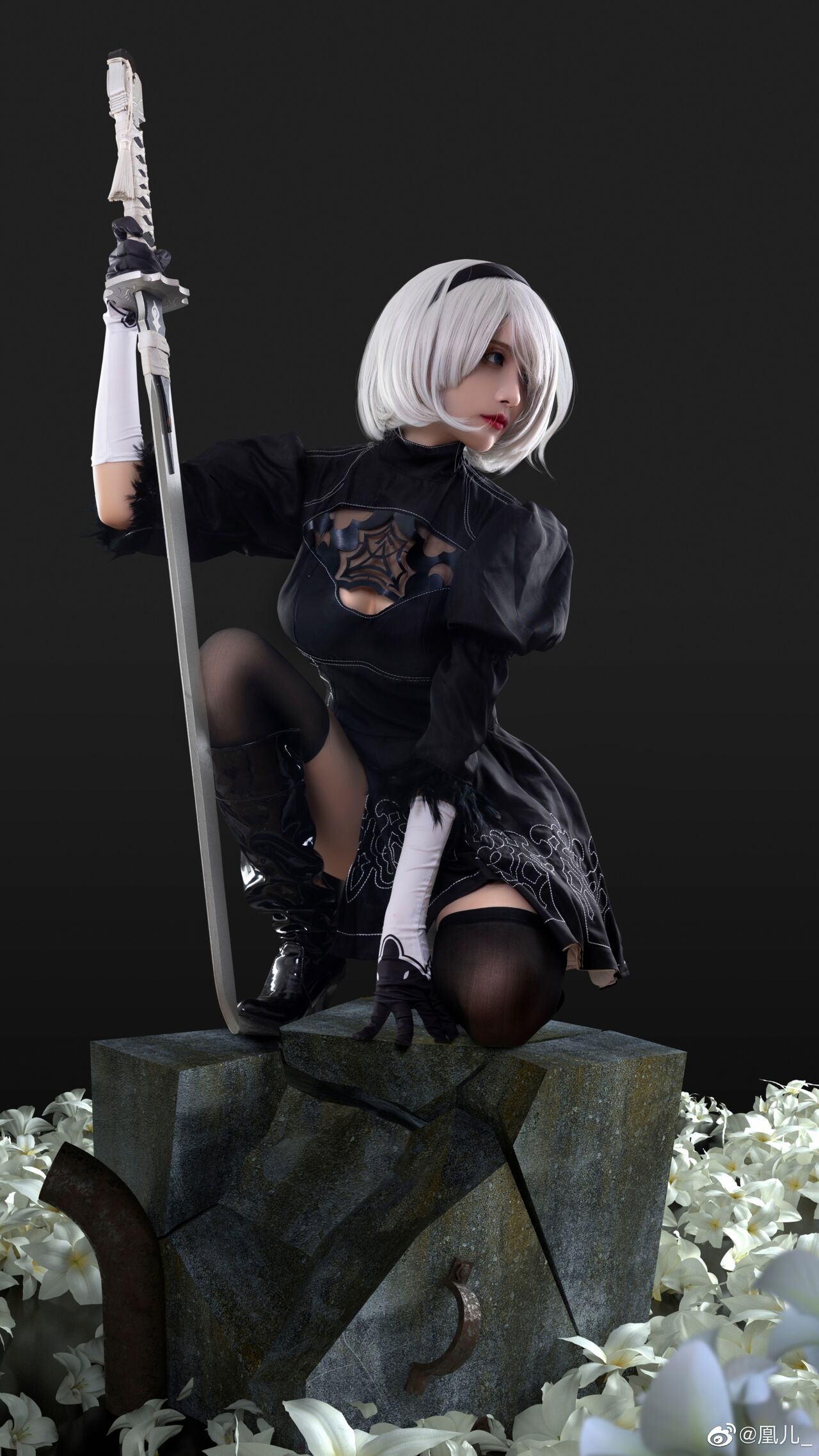 Косплей 2B в разных нарядах из NieR: Automata от huanger