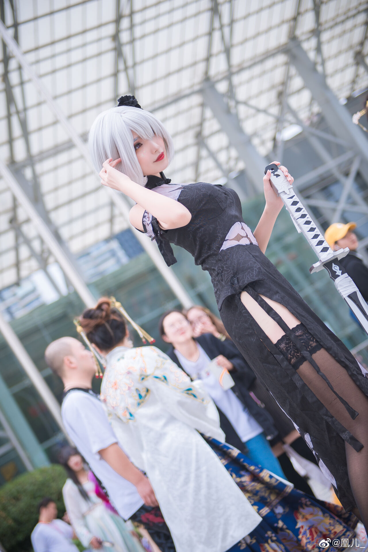 Косплей 2B в разных нарядах из NieR: Automata от huanger