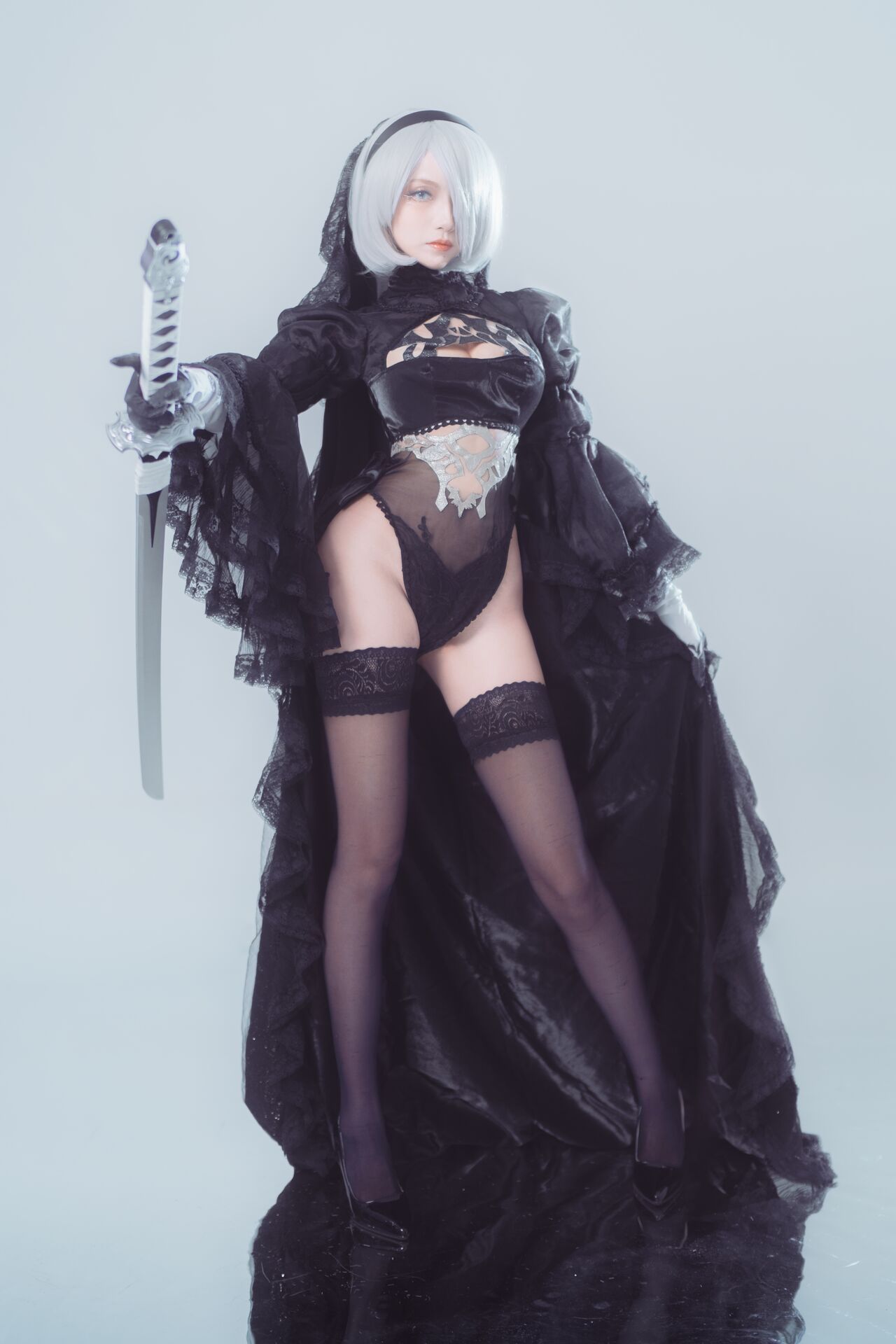 Косплей 2B в разных нарядах из NieR: Automata от huanger
