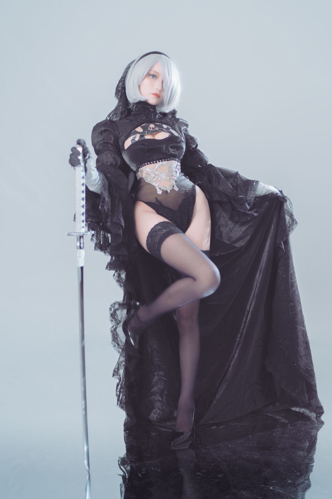 Косплей 2B в разных нарядах из NieR: Automata от huanger