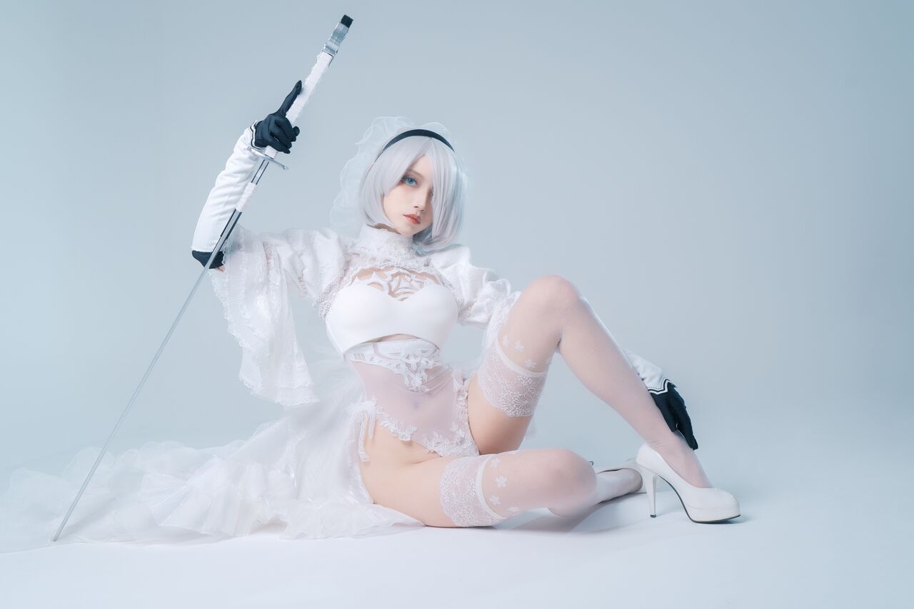 Косплей 2B в разных нарядах из NieR: Automata от huanger