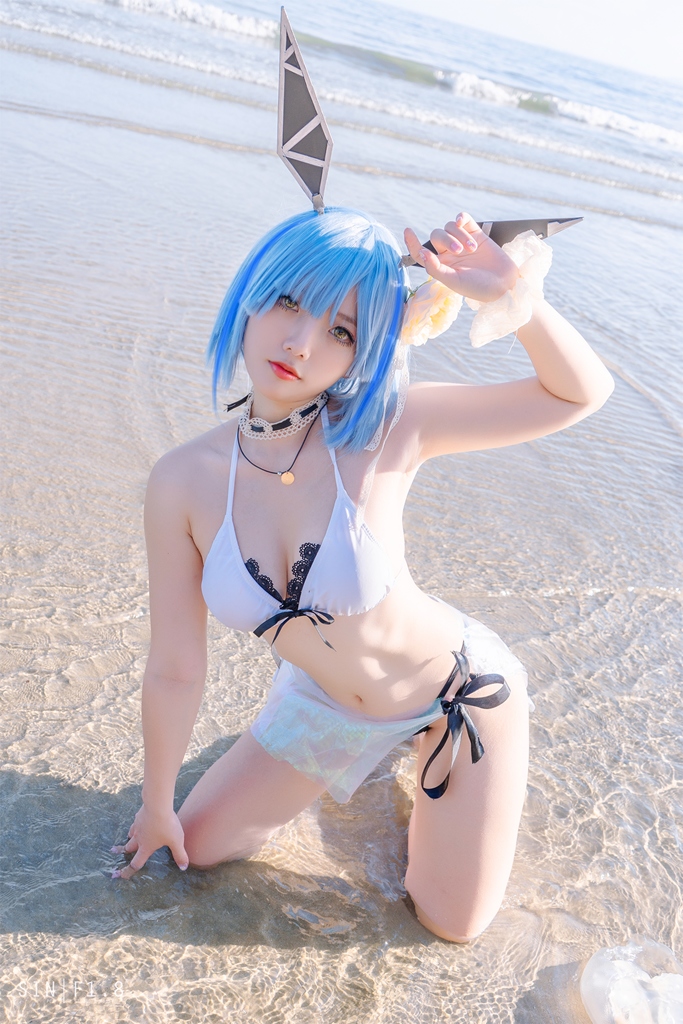 Косплей линкора Gascogne в купальнике из Azur Lane от Messie Huang