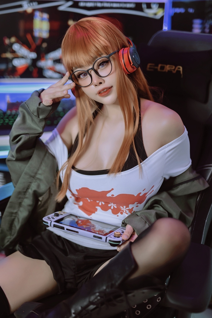 Косплей навигаторши призрачных воров Futaba Sakura из Persona 5 от Byoru
