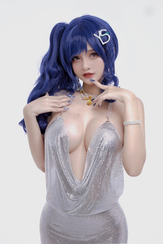 Косплей St Louis также известной как Lucky Lou из Azur Lane от Azami