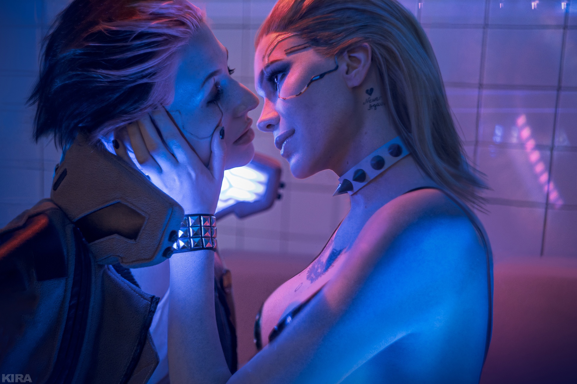 Косплей V и Meredith Stout из Cyberpunk 2077 от Alexandra Boychuk и Frau_Haku
