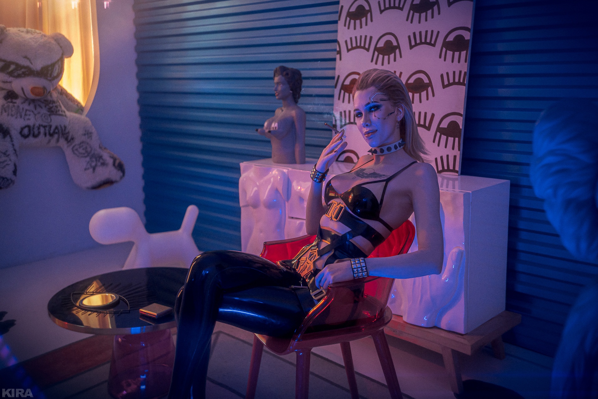 Косплей V и Meredith Stout из Cyberpunk 2077 от Alexandra Boychuk и Frau_Haku