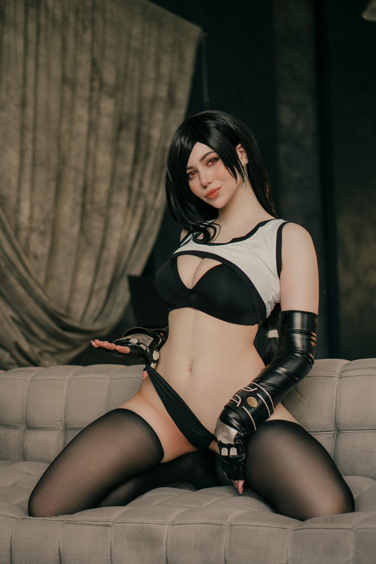 Косплей бародержательницы Tifa Lockhart из Final Fantasy VII от Alina Becker