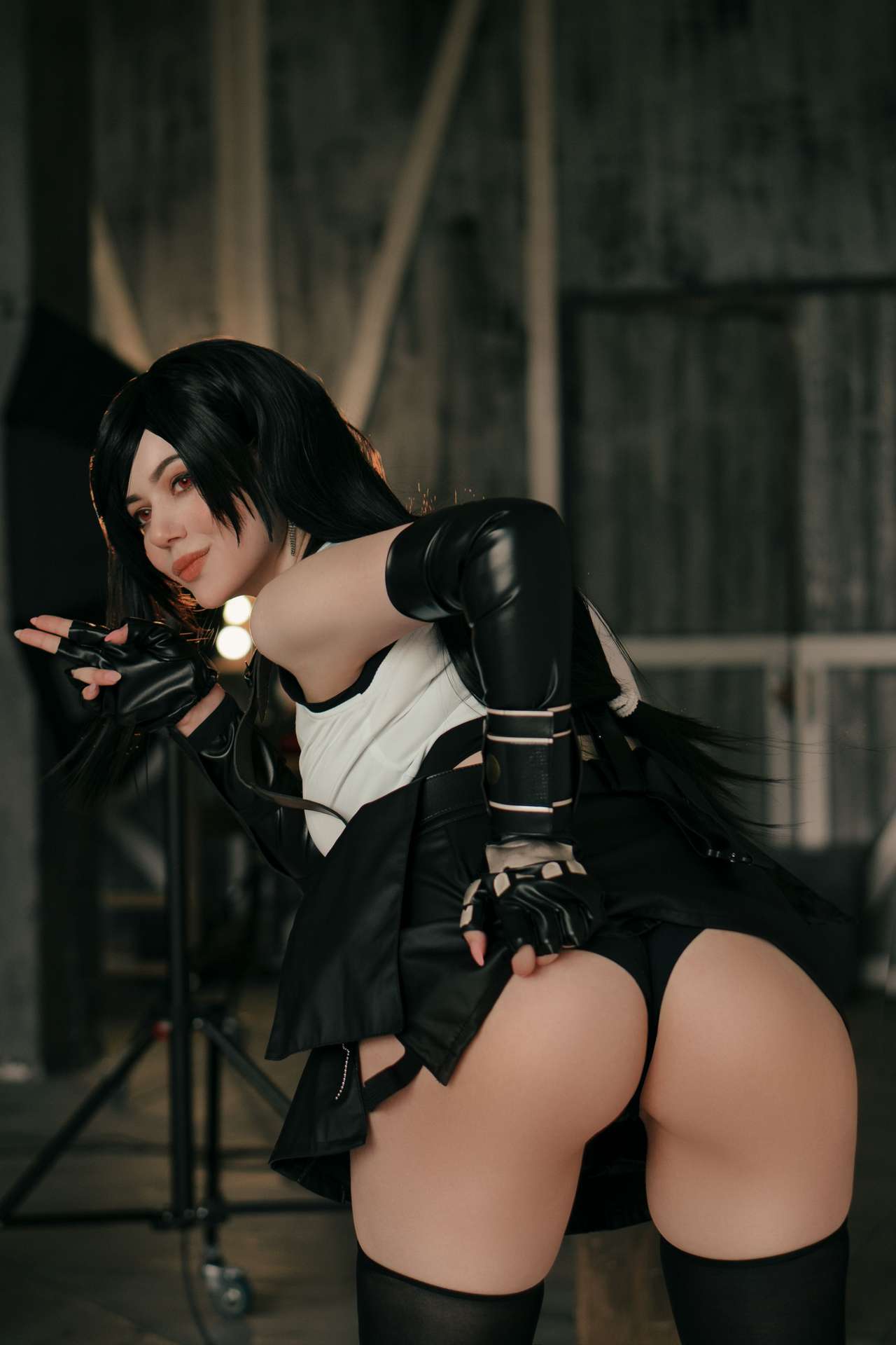 Косплей бародержательницы Tifa Lockhart из Final Fantasy VII от Alina Becker