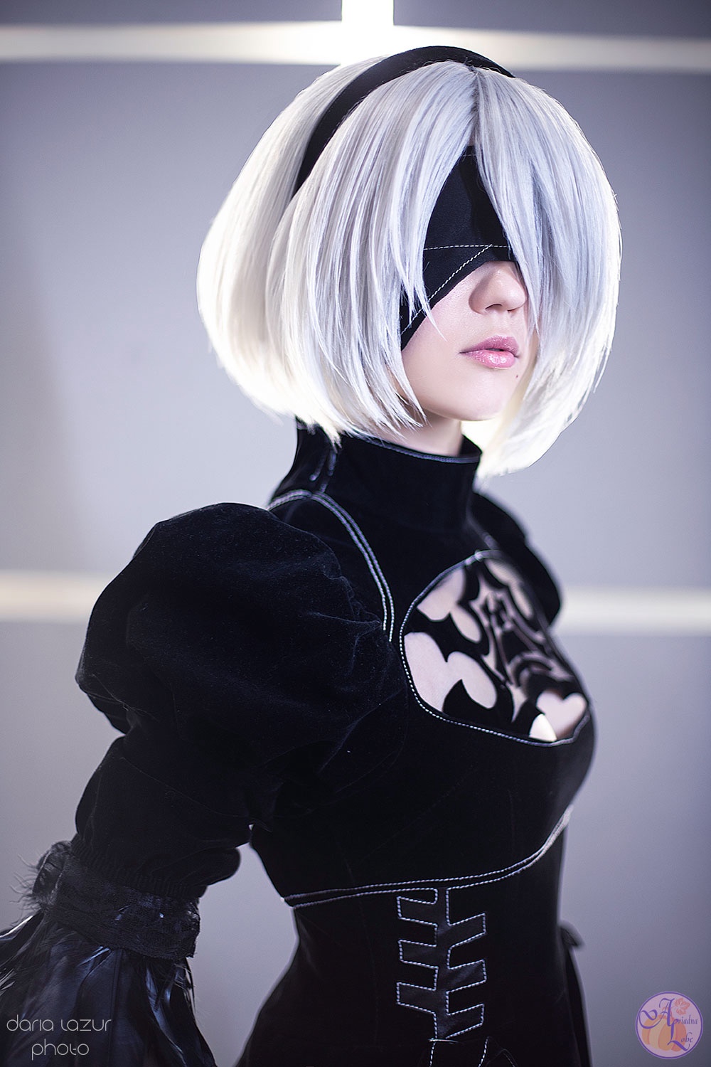 Косплей боевого андройда 2B из NieR: Automata от Ariadna Lobe