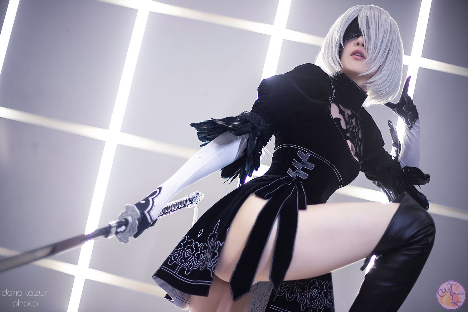 Косплей боевого андройда 2B из NieR: Automata от Ariadna Lobe