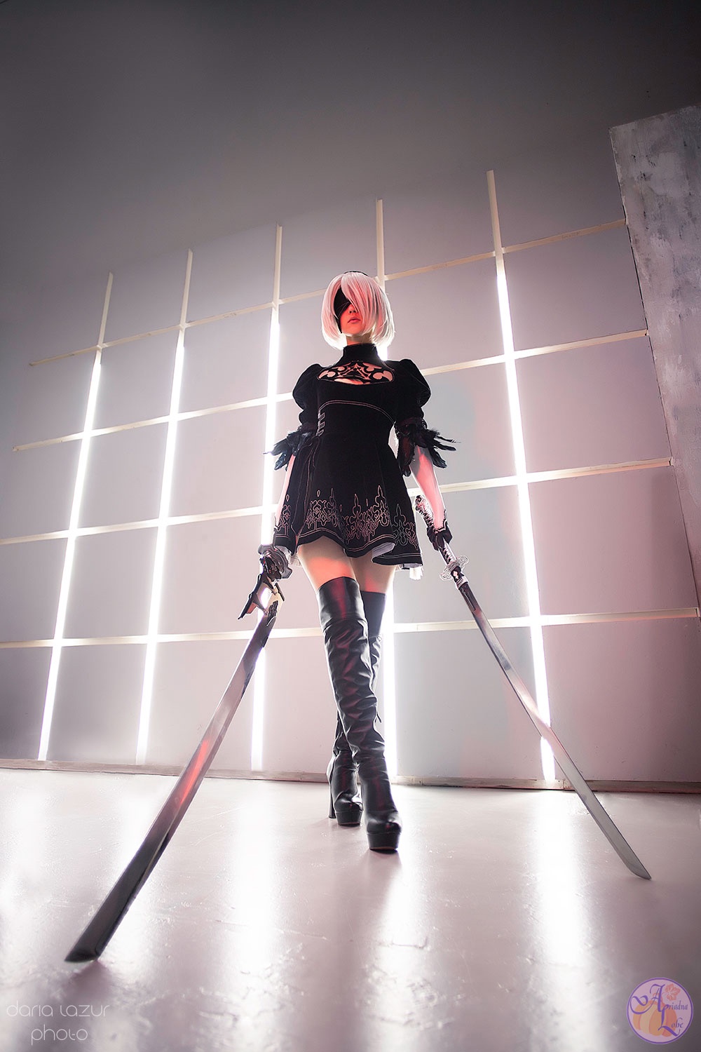 Косплей боевого андройда 2B из NieR: Automata от Ariadna Lobe