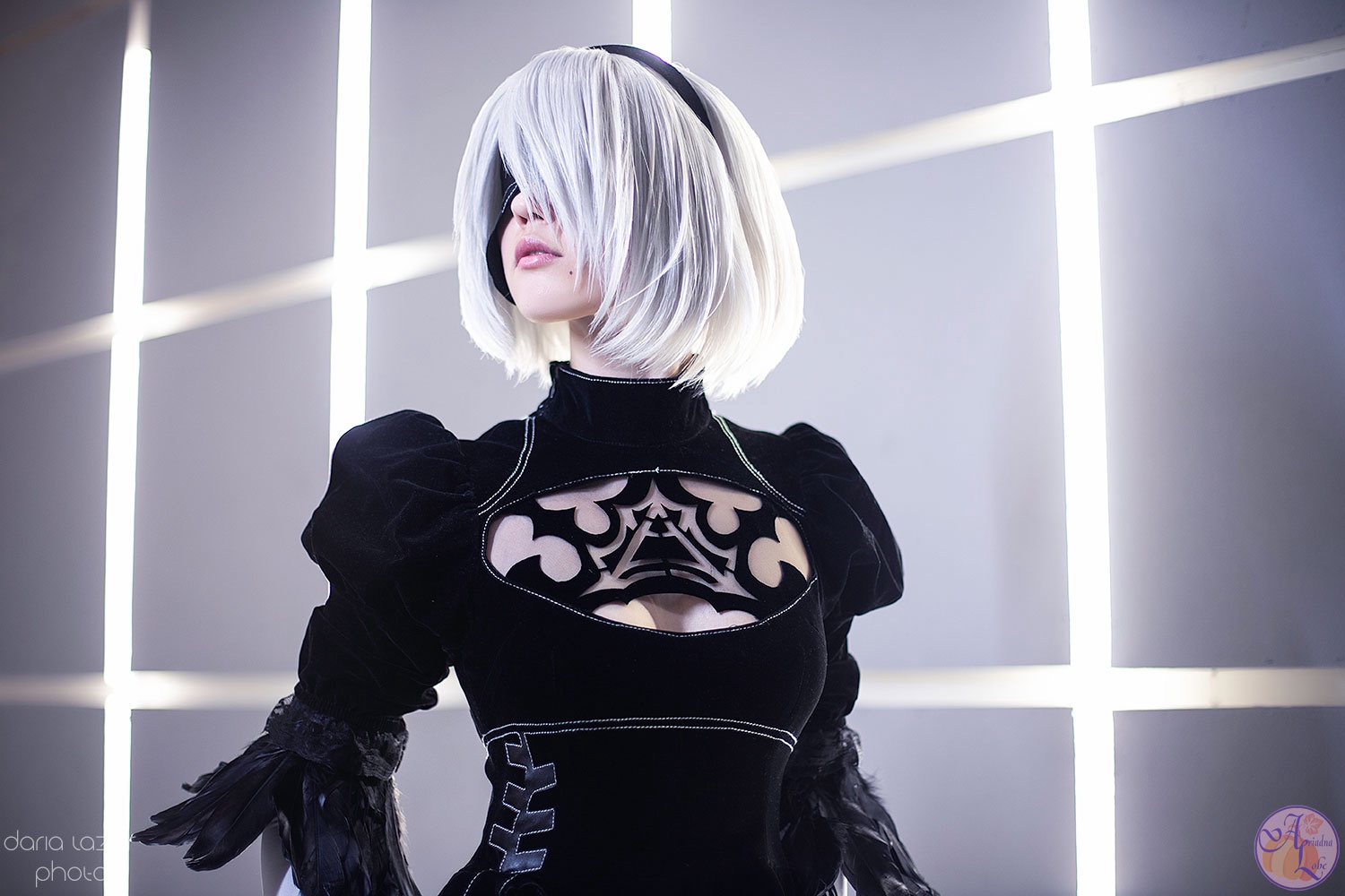 Косплей боевого андройда 2B из NieR: Automata от Ariadna Lobe