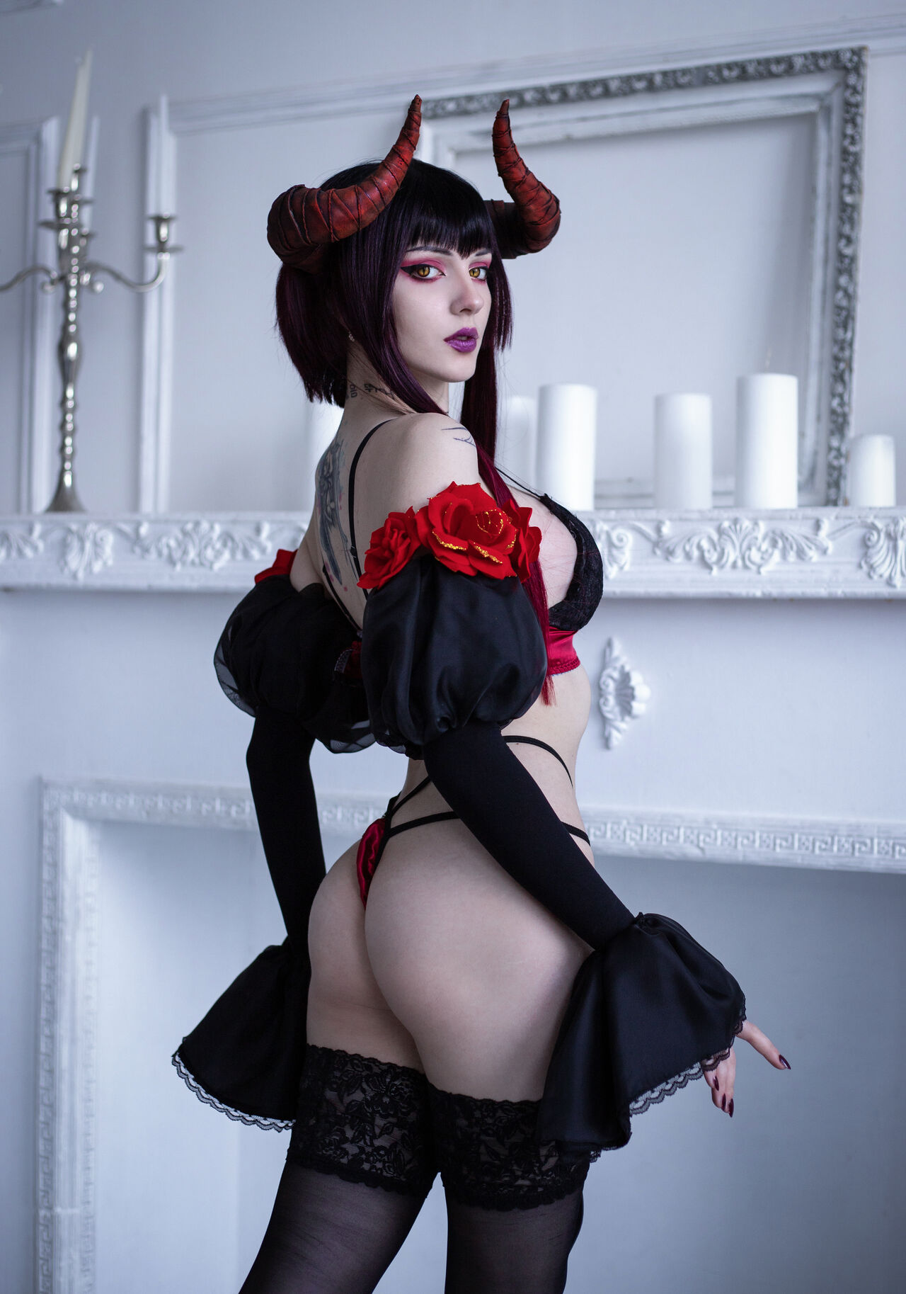 Косплей милфы вампирши Eliza из серии файтингов Tekken от Xenon