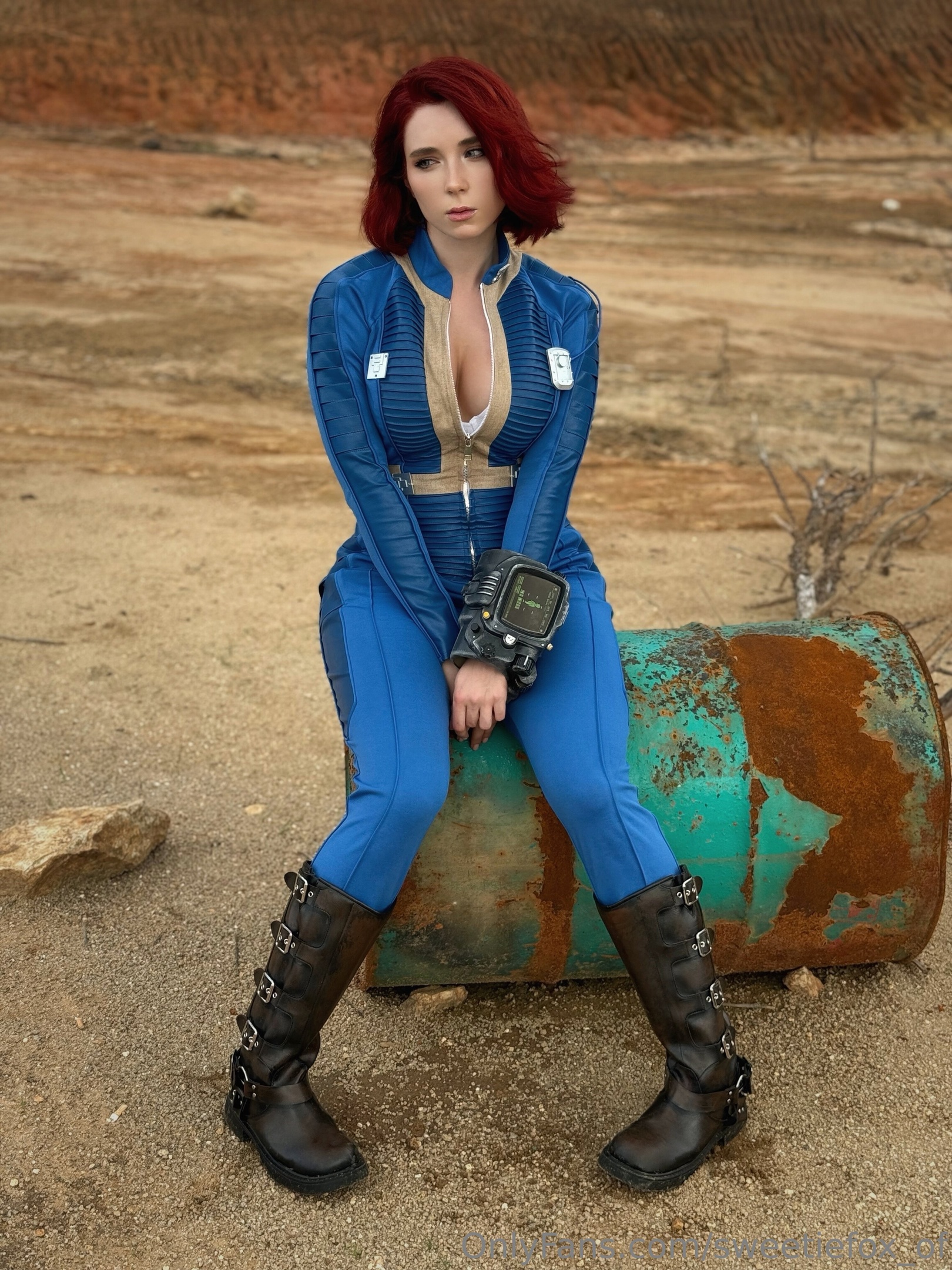 Косплей жительницы убежища 33 из серии игр Fallout от SweetieFox